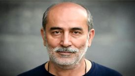 ویدئویی تلخ از صندلی‌های خالی مراسم ختم مهرداد فلاحتگر
