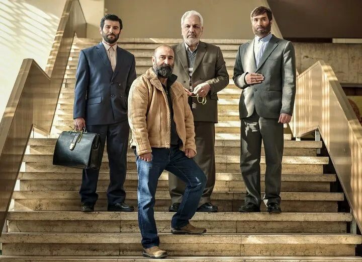 آقای زالو در حال مکیدن خون خاطرات دهه ۶۰ است