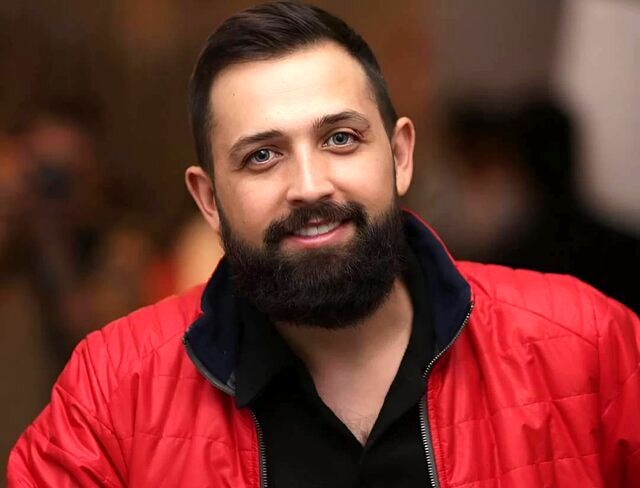 عشوه و رقص محسن افشانی با لباس زنانه