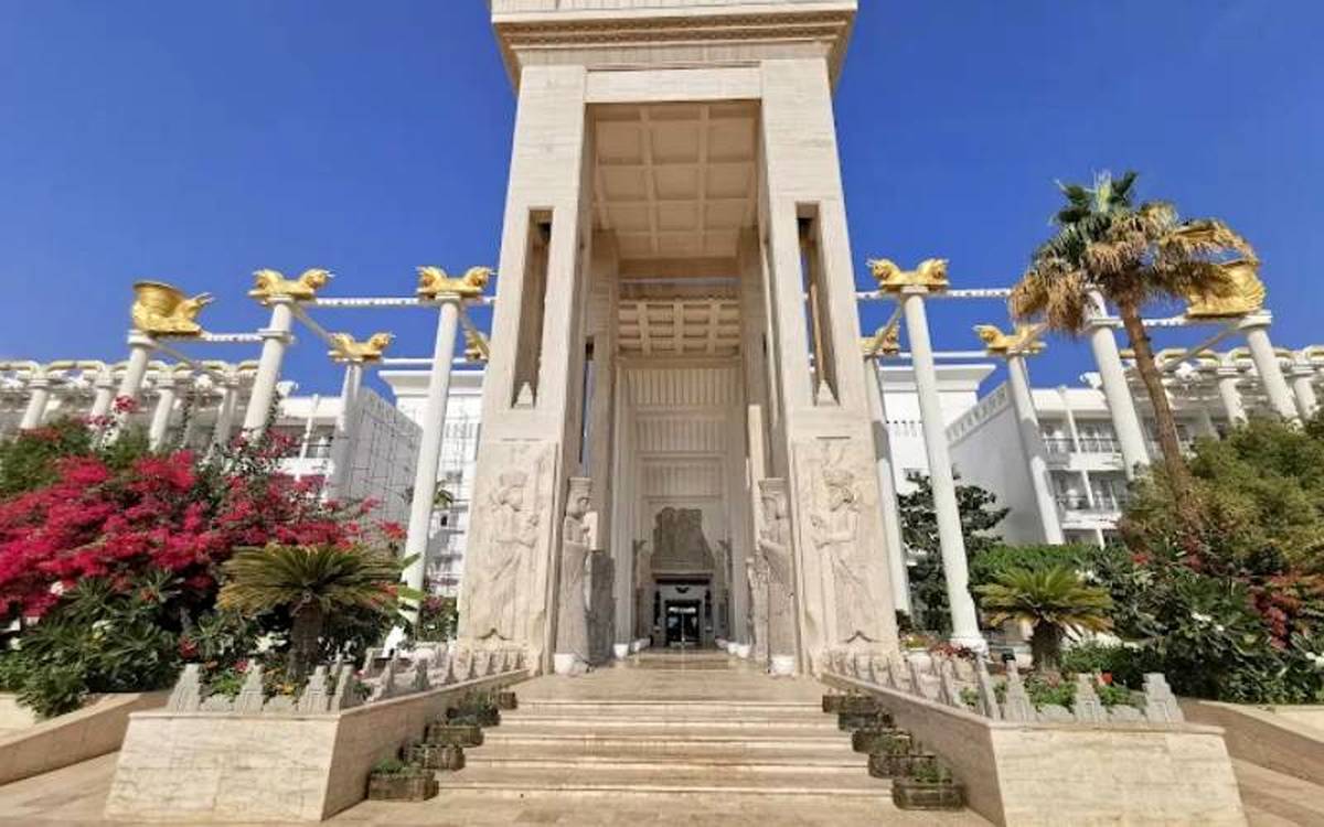 هر آنچه باید درباره خدمات و امکانات هتل داریوش کیش بدانید