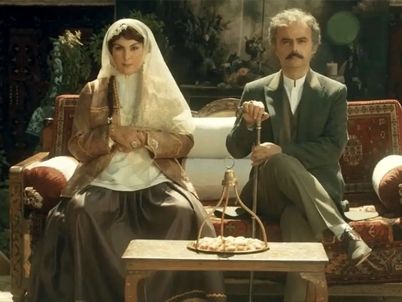 صحنه‌هایی از سریال عاشقانه بامداد خمار با صدای محسن چاووشی