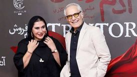 نسیم ادبی در آغوش محمود کلاری