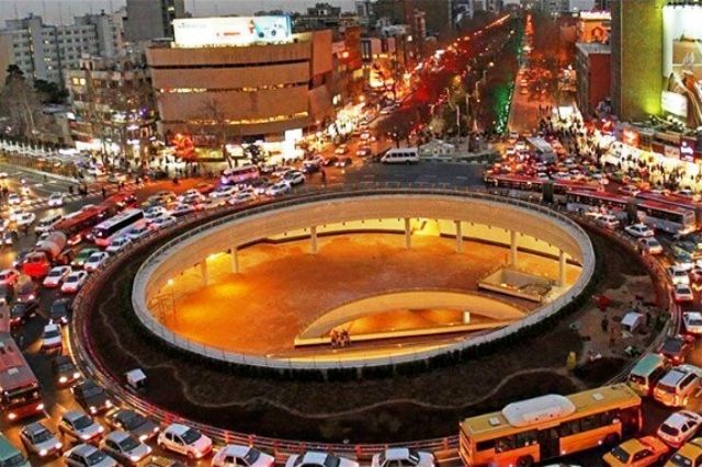 طرح دیوارنگاره میدان فلسطین به زبان عبری
