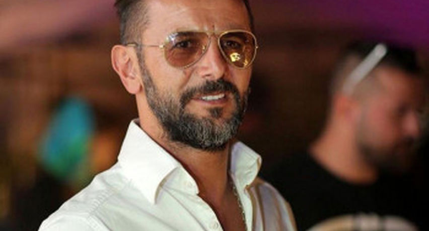 امین حیایی: به جرم موی بلند موهایم را قیچی کردند
