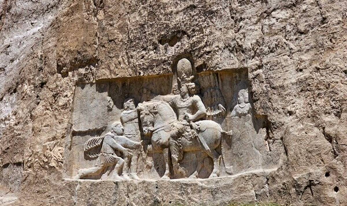 نقوشی که غرور ملی را زنده نگه میدارند؛ پیروزی ایران بر امپراتور روم