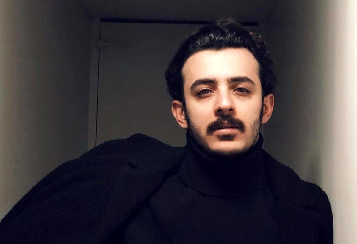 علی شادمان با حیوان خانگی اش