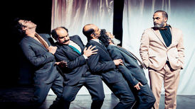 شیفتگی جامعه امروز را کور کرده است؛ الاغ‌هایی که عاشق طاووس شدند!
