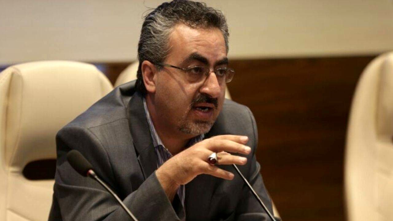 توییت عجیب کیانوش جهانپور / حق با امیر سیاری است