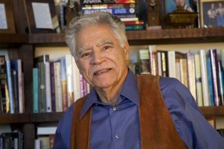 پدرخوانده ادبیات چیکانو در ۸۲ سالگی درگذشت