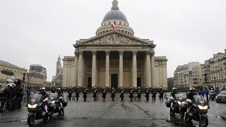 عاشق یا منحط؟ کارزار روشنفکران فرانسوی برای انتقال گور دو شاعر به پانتئون