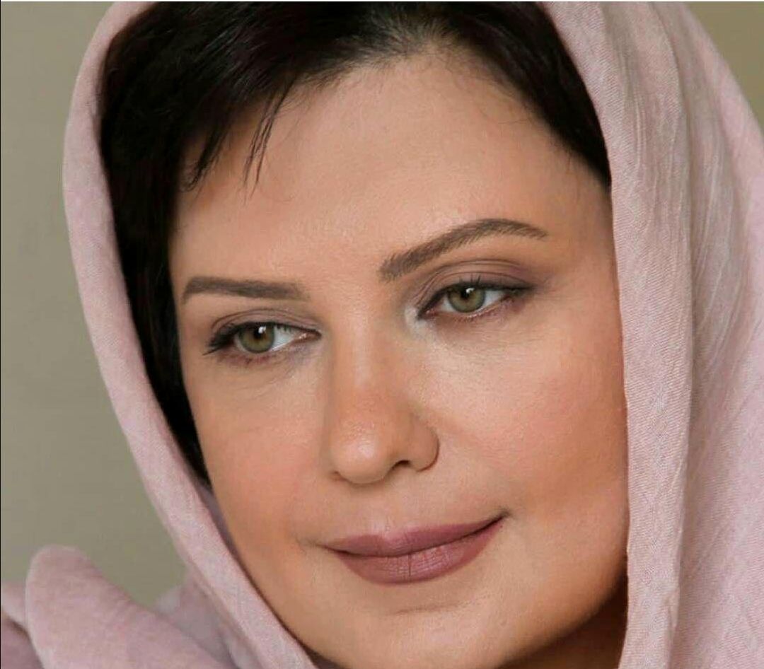 لعیا زنگنه: آهنگ گوگوش من را نجات داد/ ویدئو