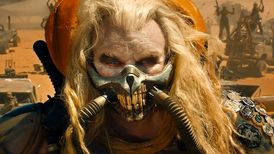 گریم عجیب صابر ابر به سبک مکس دیوانه در نمایش جدیدش