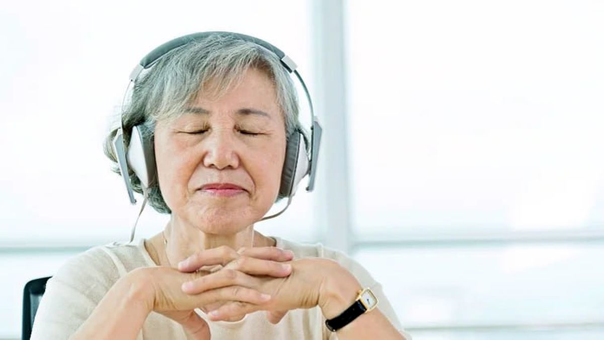 چرا گوش دادن به موسیقی ضروری است؟
