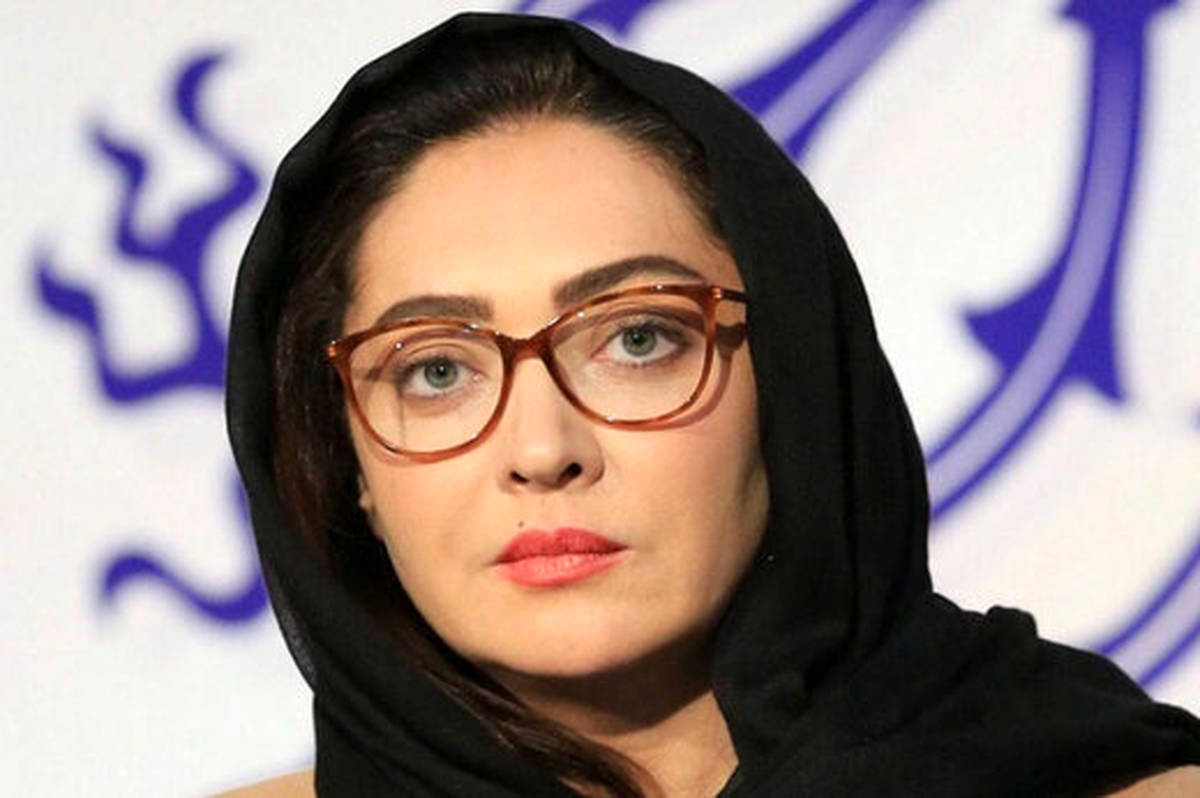 نیکی کریمی با تفنگ جنگی ژ۳ در دستانش/ عکس