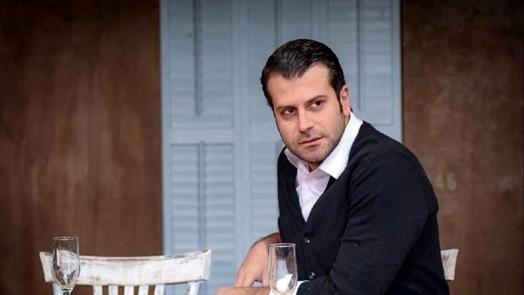 بخش‌هایی از اجرای فوق‌العاده روزبه حصاری در فینال کارناوال با گریم خوک