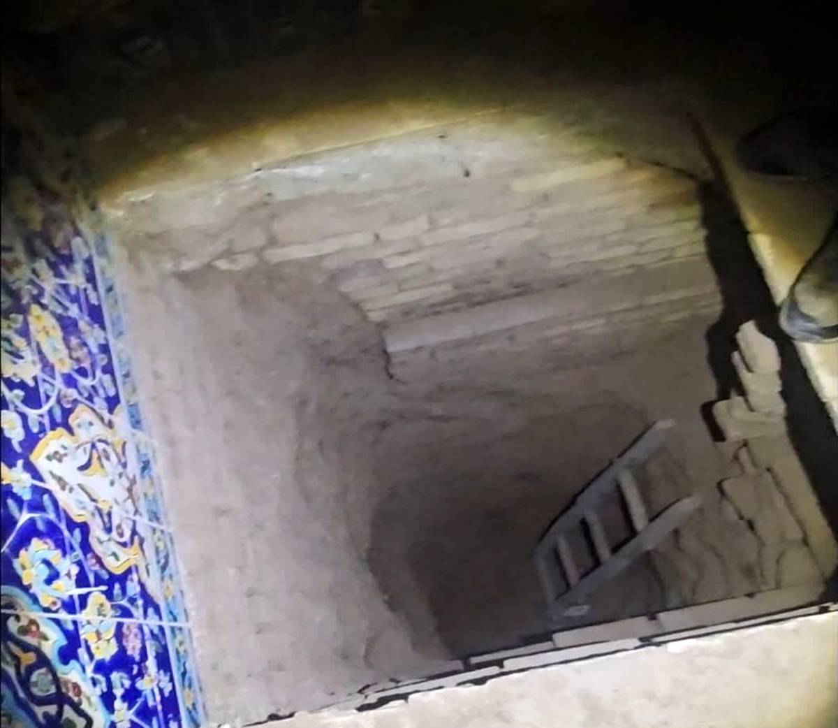 حفاری مشکوک در محدوده امامزاده عبدالله شهرری