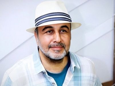 گریم زنانه رضا عطاران در فیلم خانم والده