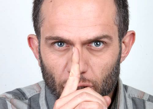 بابک حمیدیان وارد می‌شود؛ پادشاه نقش‌های دیوانه‌وار/عکس
