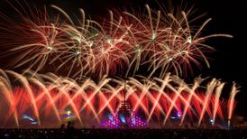 ابوظبی رکورد گینس آتش‌ بازی ۶۲ دقیقه‌ ای را شکست