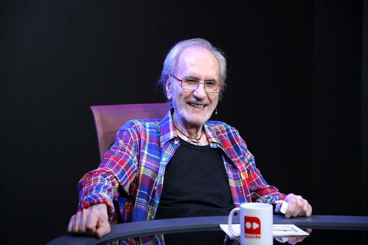 فردین برای دیالوگ قسم به امام حسین (ع) وضو گرفت
