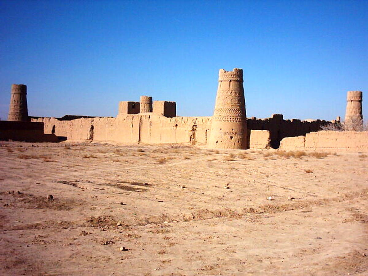 آغاز مرمت عمارت برج یزدانآباد شهرستان زرند