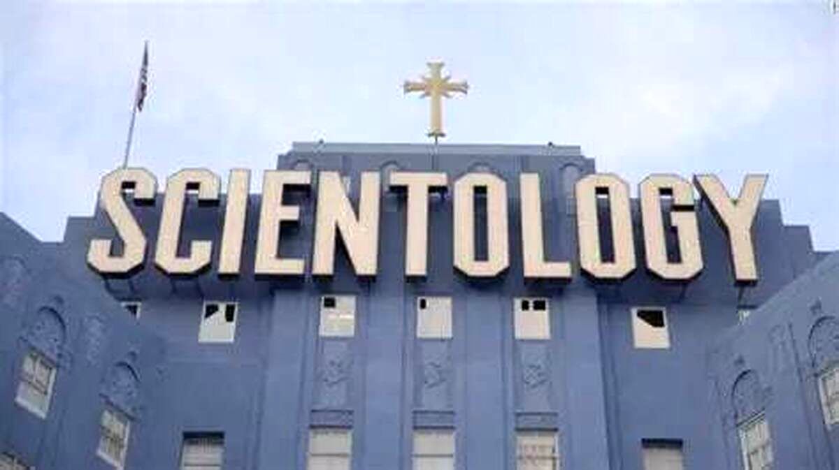 تام کروز در گردهمایی فرقه مشهور در انگلستان دیده شد/ حرف حساب این فرقه چیست؟