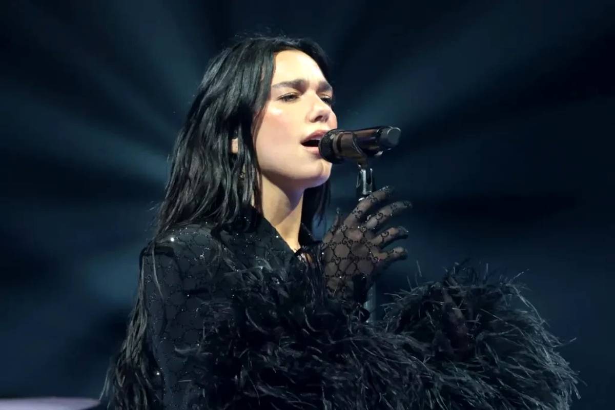 ثروت ۹ رقمی خواننده انگلیسی!