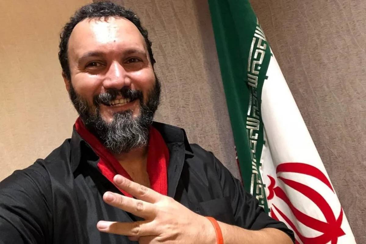 بیوگرافی کامبیز دیرباز؛ از شهرت با «اخراجیها» تا بازی در نقش «آزاد» در سریال «شغال»