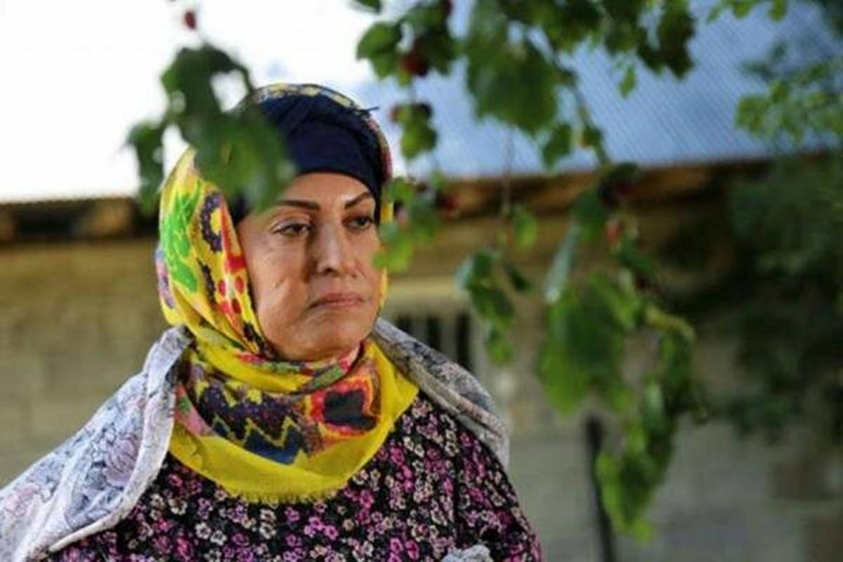 بازیگری که با دستفروش مترو اشتباه گرفته شد!/ با همه عکس میگیرم